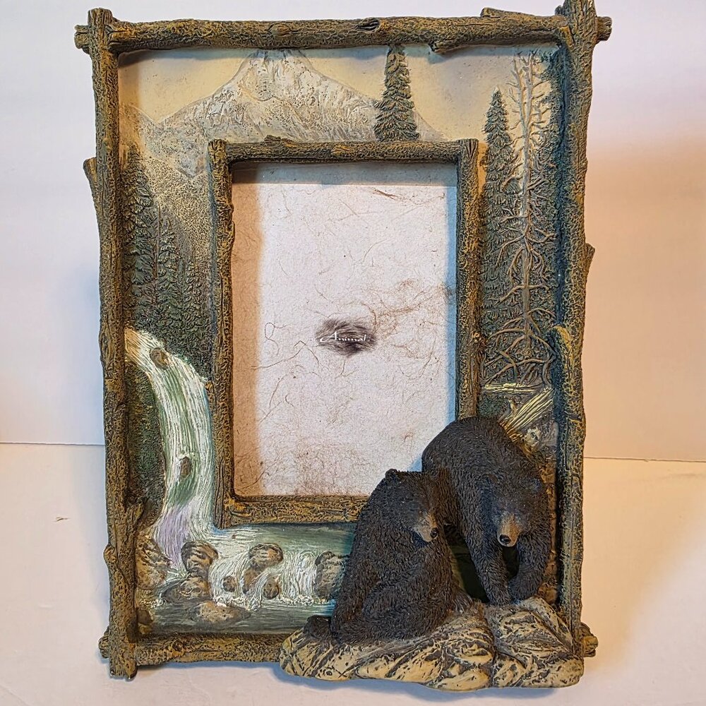 Bear Scene Resin Picture Frame - Picture 3 of 4